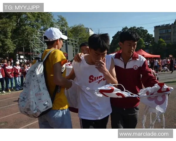 学霸球星的绿茵传奇从校园课堂到世界赛场的奋斗之路 学霸球星的绿茵传奇从校园课堂到世界赛场的奋斗之路