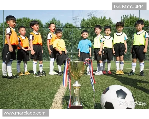 当足球巨星的孩子们成长为新一代绿茵场闪耀的希望 当足球巨星的孩子们成长为新一代绿茵场闪耀的希望