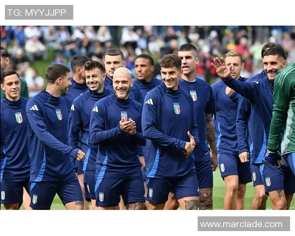 意大利足球明星同框合影 展现豪华阵容与辉煌历史 意大利足球明星同框合影 展现豪华阵容与辉煌历史