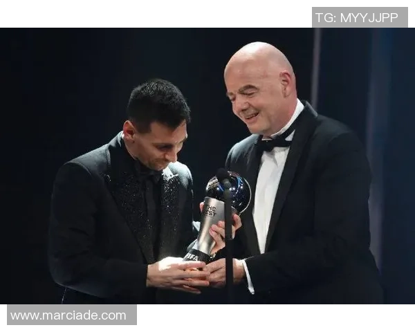 梅西足球先生荣膺七次最佳球员殊荣成为全球足坛传奇的象征