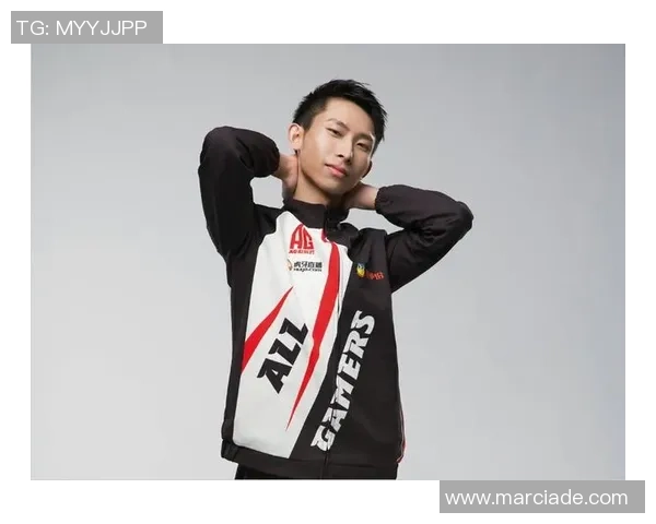 梦泪再现绿茵传奇荣耀诠释坚持与梦想的足球人生 梦泪再现绿茵传奇荣耀诠释坚持与梦想的足球人生