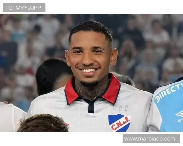 著名足球巨星意外离世震惊体坛无数球迷陷入深切哀悼