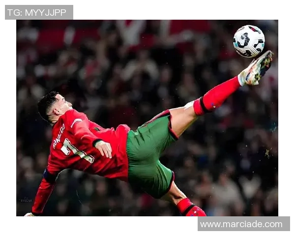 足球明星卡盒子全新发布 集齐全球传奇球员开启收藏热潮